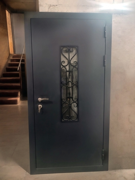 Порошковая дверь с окном Порошковая дверь с окном