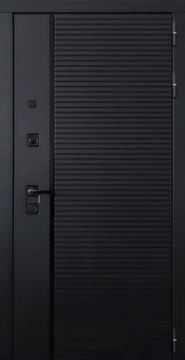 Входная квартирная дверь с черными фрезерованными плитами МДФ RAL Входная квартирная дверь с черными фрезерованными плитами МДФ RAL