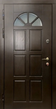 Стальная дверь с полукруглым остеклением и отделкой из шпонированных панелей MDF Стальная дверь с полукруглым остеклением и отделкой из шпонированных панелей MDF